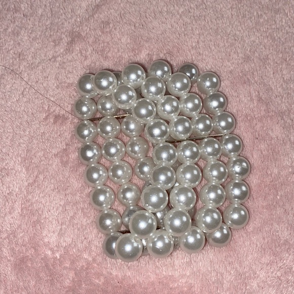 Jewelry - Four stranded large white faux pearl bracelet